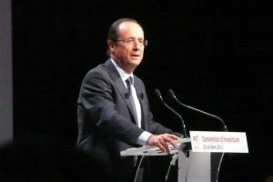 После парижских терактов рейтинг Олланда резко взлетел