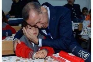 На родительские собрания вместо родителей турецкого мальчика пришел президент страны