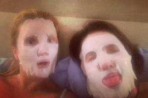 Супруга Андрея Малахова показала постельный снимок с мужем