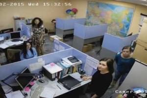 В одном из московских офисов сотрудников поверг в ступор гимн Украины