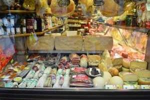 Обнародован полный список российских продуктов, запрещенных в Украине