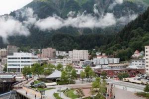 Избранный два месяца назад мэр столицы Аляски найден мертвым у себя дома