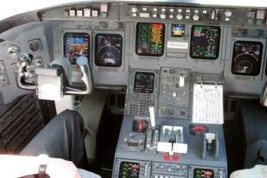 В Казани из-за трещины в кабине пилотов экстренно сел самолет