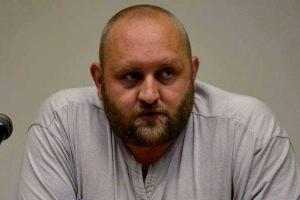 За командиром ДУК постоянно следят