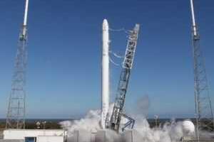 Falcon 9 вывела на орбиту 11 спутников и благополучно приземлилась