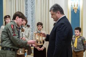 Порошенко принял Огонь Мира из Вифлеема