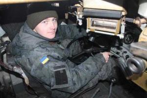 Будущие офицеры Нацгвардии учились управлять БТРами