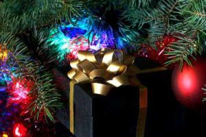 Большинство украинцев хотели бы увидеть под елкой деньги