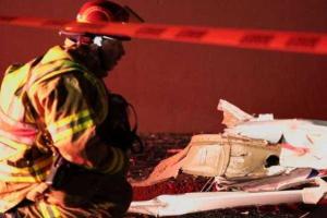 Авиакатастрофа на Аляске: самолет упал на здание, есть жертвы