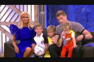 Жена известного футболиста, мать троих детей шокировала своей фигурой