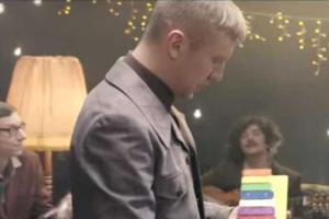 Иван Дорн снял клип на детскую новогоднюю песню