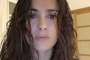 Сальма Хайек очаровала фанатов селфи без макияжа