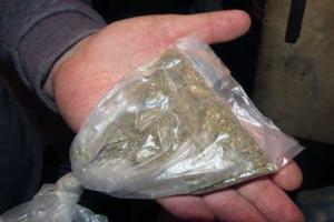 В Димитрове полицейские "накрыли" наркопритон в квартире многоэтажки