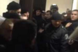 На суде по делу об убийстве Бузины полиция подралась с активистами