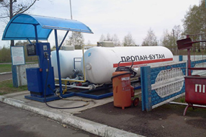 В Днепропетровске пьяный водитель врезался в газовую заправку 