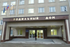 В российском роддоме женщина умерла, пока врачи отмечали день рождения