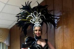 Анастасия Волочкова выступила на празднике МЧС в костюме «для шоу трансвеститов»