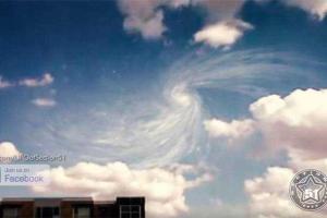 Адронный коллайдер вызвал аномалию над Женевой. Видео