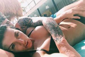 Аня Седокова показала эротическое селфи с любимым