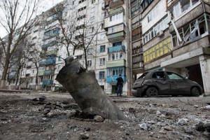 Мы делаем все, чтобы такие трагедии больше не повторились, - Порошенко об обстреле Мариуполя
