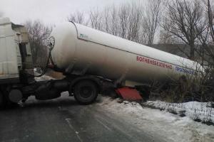 В Кременском районе возле жилых домов произошло ДТП 
