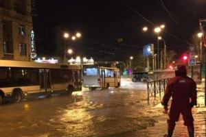 Техногенная авария в Петербурге: сразу несколько улиц превратились в гигантский каток
