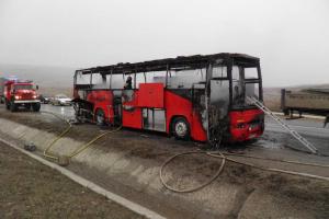 Экскурсионный автобус с 52 туристами загорелся в России