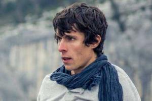 Известный французский канатоходец погиб, упав с 30-метровой высоты 