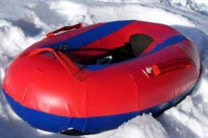 Российский школьник разбился насмерть на ледяной горке 