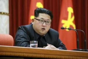 Ким Чен Ын вручил награды создателям водородной бомбы 