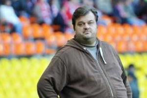 Спортивный комментатор Василий Уткин назвал себя алкоголиком и придурком