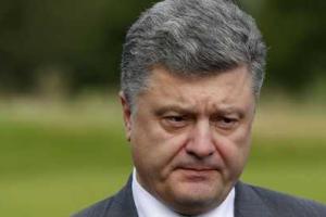 Порошенко должен усилить борьбу с коррупцией либо уйти в отставку - Reuters
