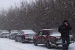 Около 135 машин ночевали на блокпосту в Майорске из-за технических неполадок на КПВВ