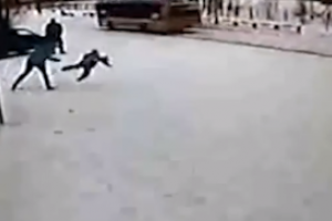 В России мать-садистка ногами избила 6-летнего сына после того, как не смогла снять наличные с банковской карточки