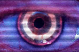 Канадский режиссер удалил себе глаз и вставил камеру