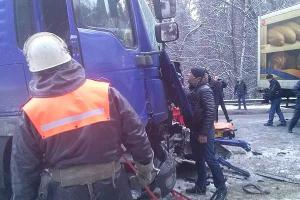 Под Киевом столкнулись два грузовика, есть пострадавшие