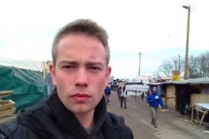 На журналиста Russia Today напали во французском лагере для беженцев