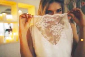 Вера Брежнева опубликовала свое видео в свадебном платье