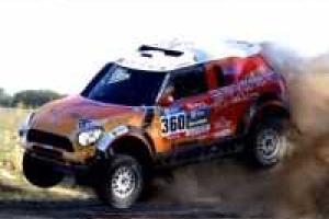 Гонщица «Дакара» протаранила толпу зрителей