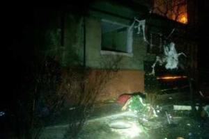 В результате взрыва в центре Мариуполя пострадали пенсионерка и ее маленький внук