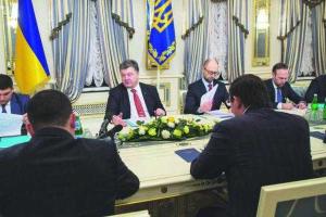 Конфликт Яценюка с Банковой: что Премьер не поделил с Порошенко