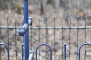 На Харьковщине мужчина и женщина совершали кражи на кладбище