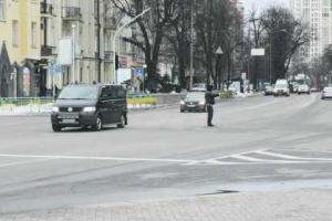 За автомобилем Порошенко ездит реанимобиль
