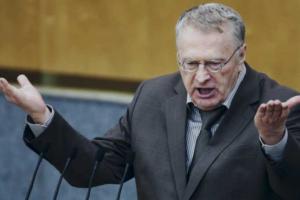 Жириновский предложил приравнять доллар к рублю