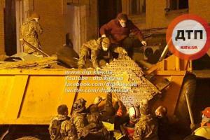 ЧП в Киеве: Кличко поблагодарил спасателей 