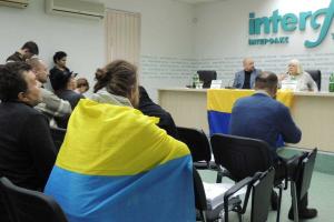 Нардеп Мельничук призывает "перевернуть" украинский флаг