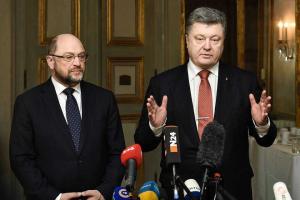 Порошенко: Мы живем с Россией в параллельных вселенных