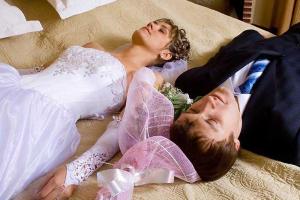 В первую брачную ночь треть супружеских пар не занимаются сексом 