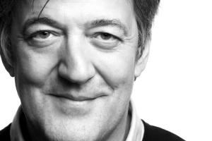 Журналист Стивен Фрай хотел покончить с собой после интервью с политиком