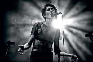 Земфира после неудачного выступления заявила о прекращении гастролей навсегда